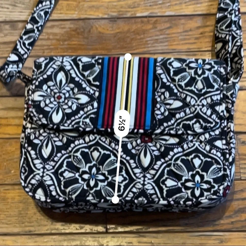 Vera Bradley Crossbody Messenger Bag Barcelona Retired Pattern quilted bag